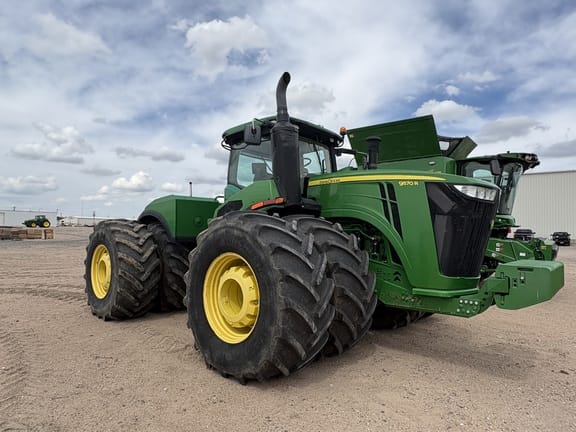 2015 John Deere 9570R Equipment Image0