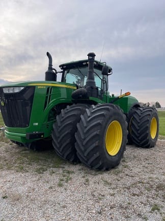 2015 John Deere 9620R Equipment Image0