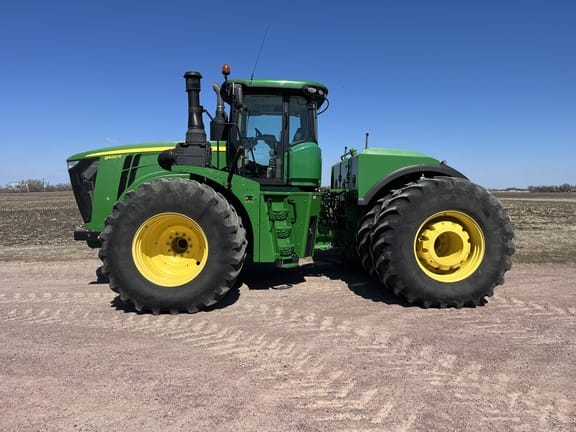 2015 John Deere 9620R Equipment Image0