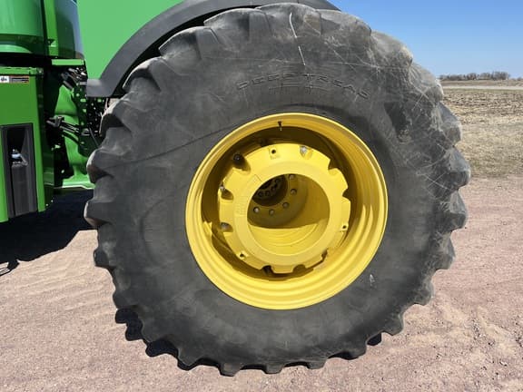 Image of John Deere 9620R equipment image 1