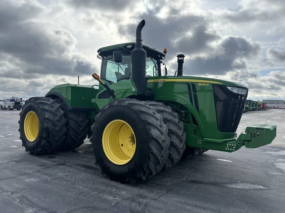 2015 John Deere 9620R Equipment Image0