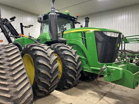 2015 John Deere 9620R Equipment Image0