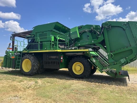 Image of John Deere CP690 equipment image 2