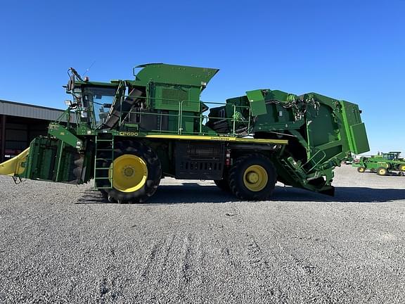 Image of John Deere CP690 equipment image 1