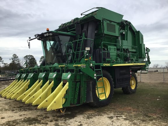 2015 John Deere CP690 Equipment Image0