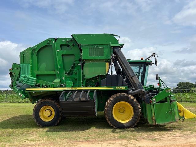Image of John Deere CP690 equipment image 3