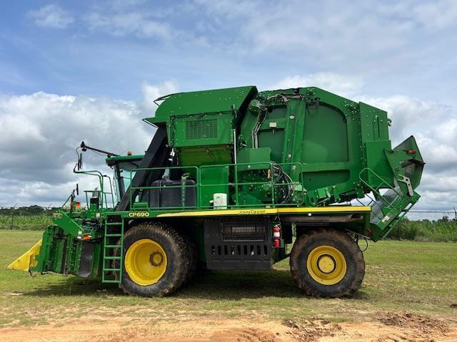 Image of John Deere CP690 equipment image 2