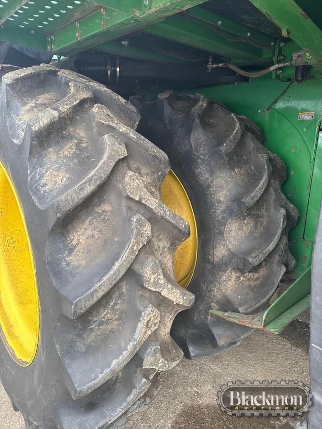 Image of John Deere CP690 equipment image 4