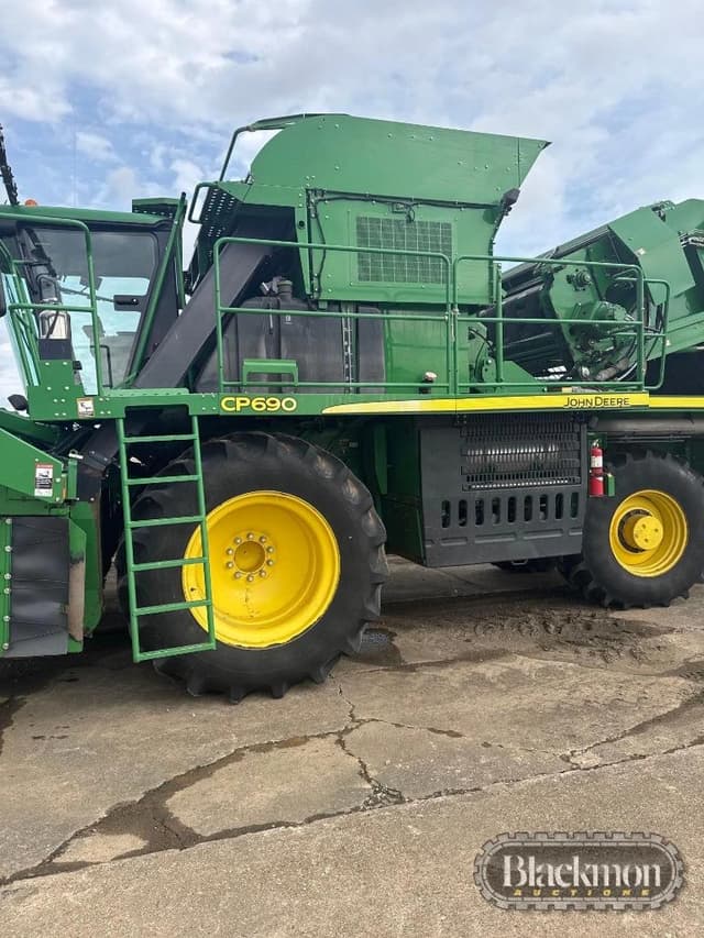 Image of John Deere CP690 equipment image 2