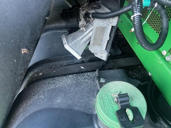 Image of John Deere CP690 equipment image 4