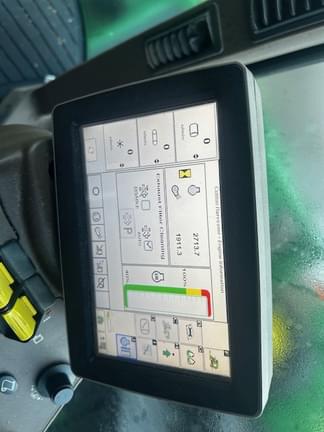 Image of John Deere CP690 equipment image 1