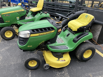 Main image John Deere D110