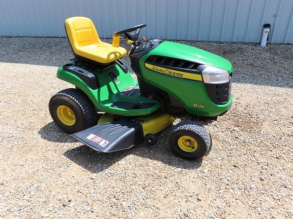Image of John Deere D125 Primary image