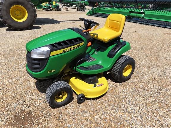 Image of John Deere D125 equipment image 3