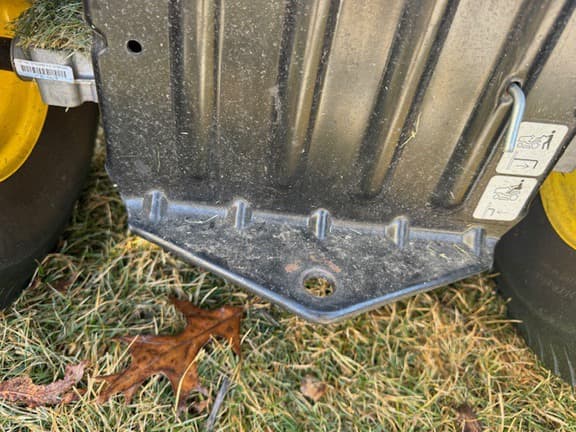 Image of John Deere D130 equipment image 2