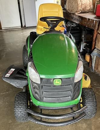 Image of John Deere D130 equipment image 1