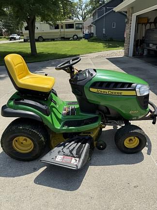 Image of John Deere D130 equipment image 1