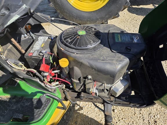 Image of John Deere D130 equipment image 1