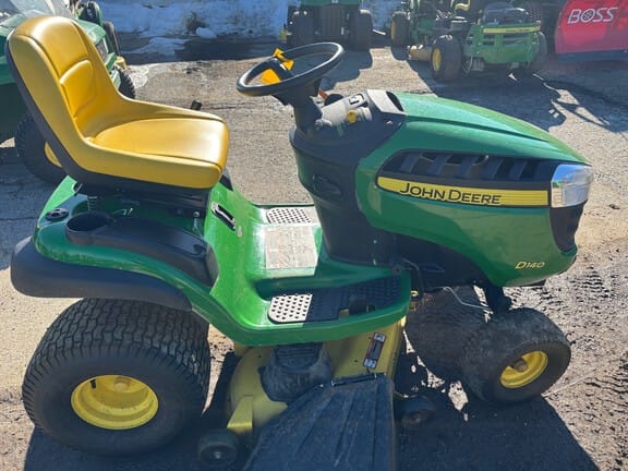 Main image John Deere D140