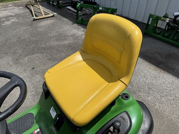 Image of John Deere D140 equipment image 4