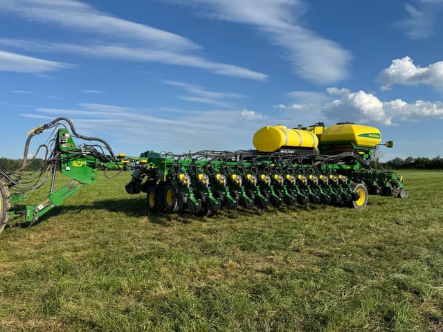 Image of John Deere DB60 equipment image 1