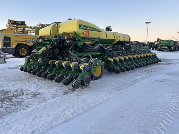 Image of John Deere DB66 equipment image 2