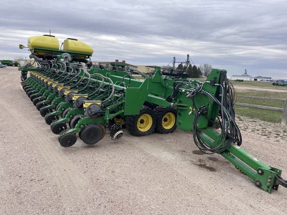 Image of John Deere DB80 equipment image 1