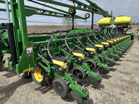 Image of John Deere DB90 equipment image 1