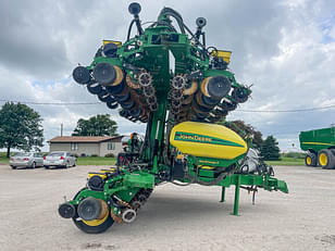 Main image John Deere DR24 4