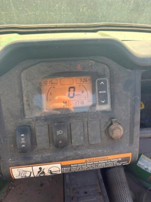 Image of John Deere Gator XUV 825i equipment image 4