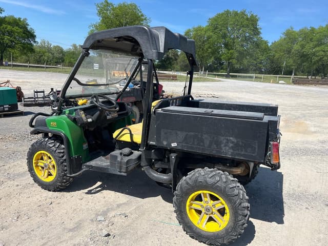 Image of John Deere Gator XUV 825i equipment image 1
