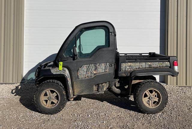 Image of John Deere Gator XUV 825i equipment image 4