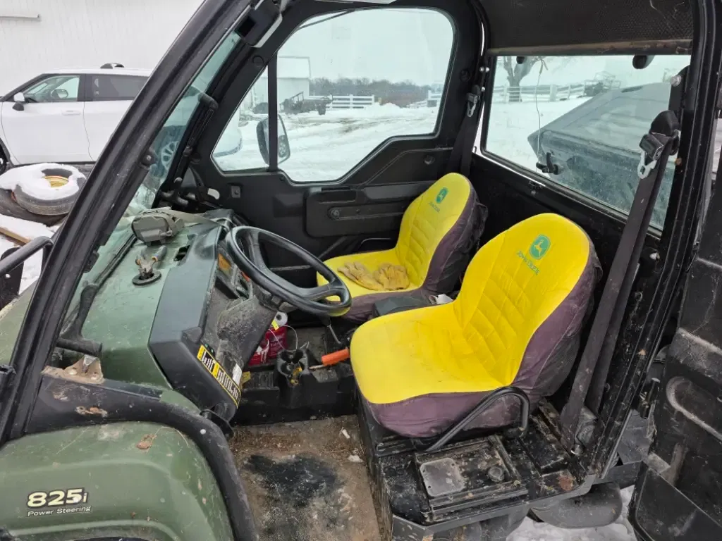 2015 John Deere Gator XUV Equipment Image0