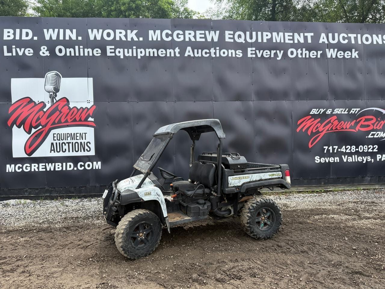 2015 John Deere Gator XUV 825i Equipment Image0