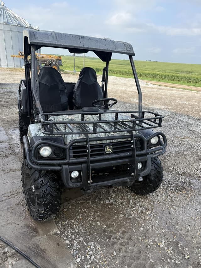 Image of John Deere Gator XUV 825i equipment image 1