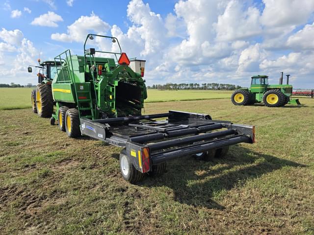 Image of John Deere L330 equipment image 3