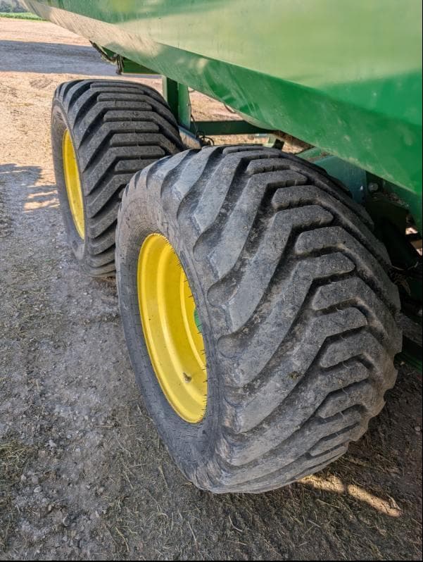 Image of John Deere L330 equipment image 3