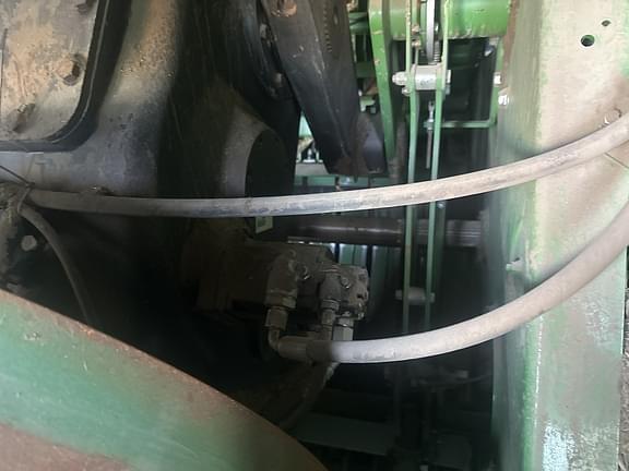 Image of John Deere L340 equipment image 4