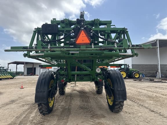 Image of John Deere R4030 equipment image 3
