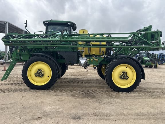 Image of John Deere R4030 equipment image 1