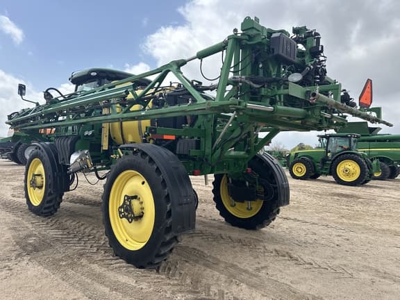 Image of John Deere R4030 equipment image 2