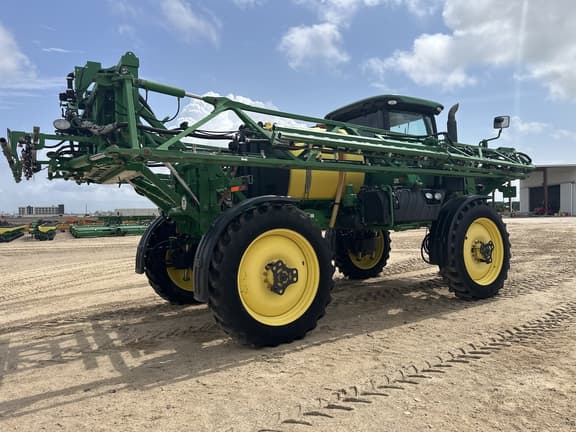 Image of John Deere R4030 equipment image 4