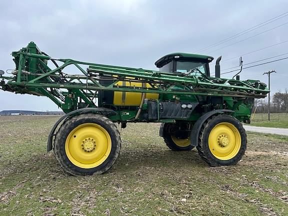 Image of John Deere R4030 equipment image 1