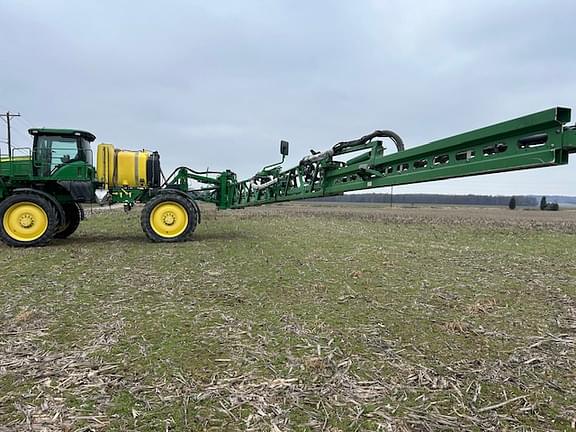 Image of John Deere R4030 equipment image 4