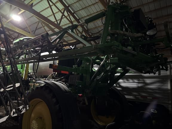 Image of John Deere R4030 equipment image 3