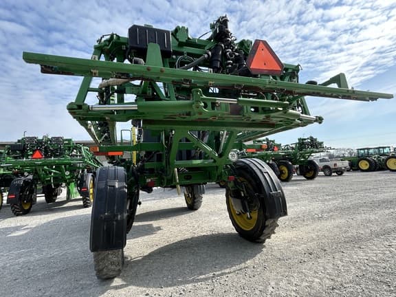 Image of John Deere R4030 equipment image 4