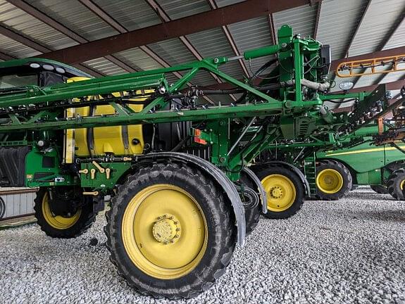 Image of John Deere R4030 equipment image 3