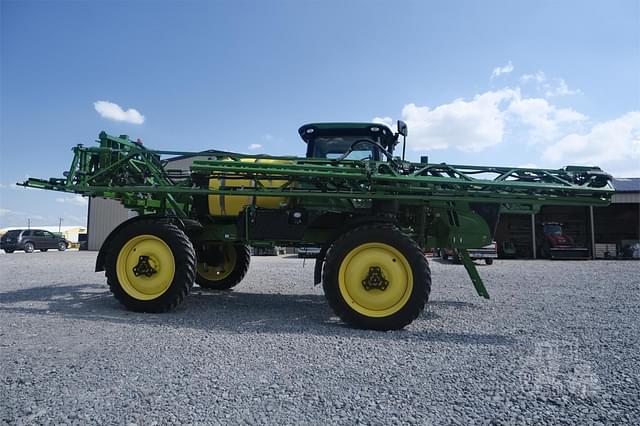 Image of John Deere R4030 equipment image 1