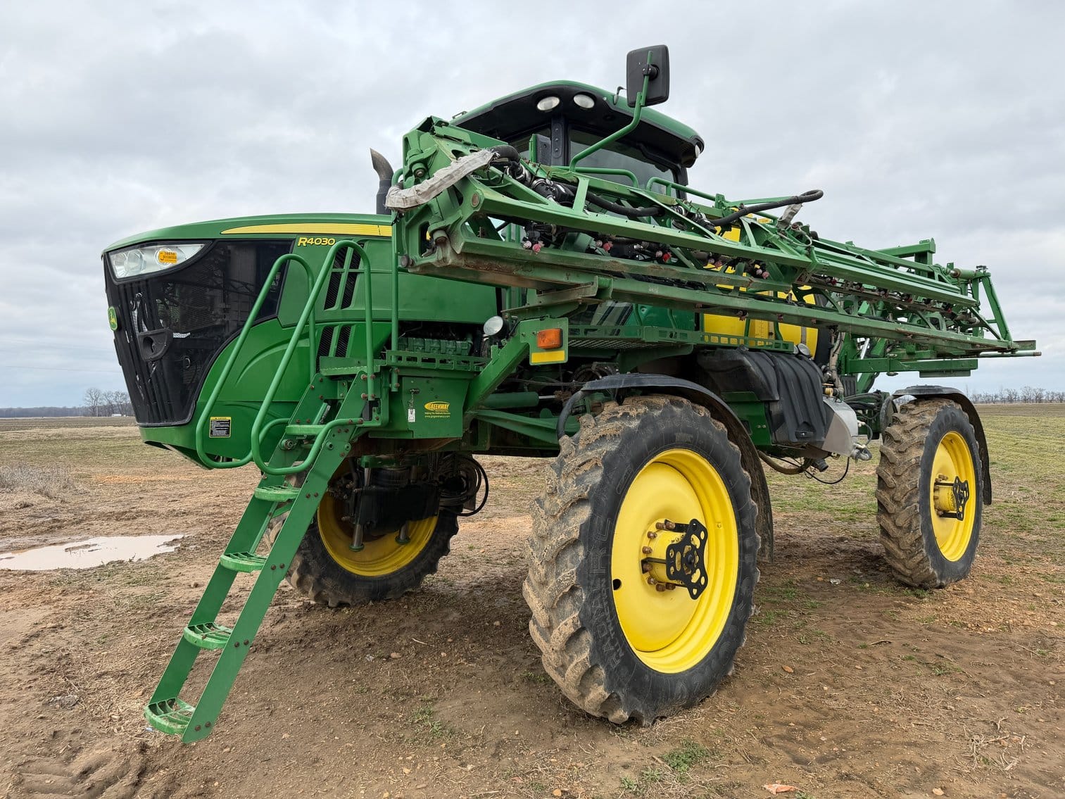 2015 John Deere R4030 Equipment Image0