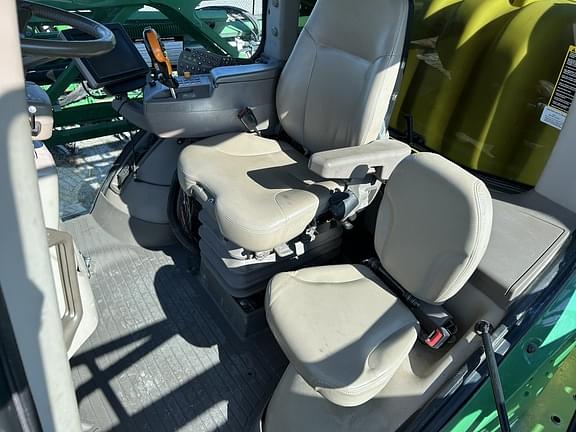 Image of John Deere R4030 equipment image 4